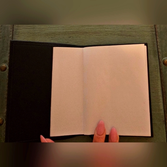 Michael Kors Refillable Notebook - Picture 4 of 7